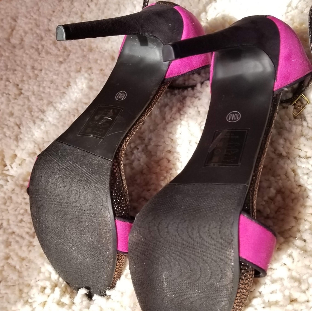 Heels - Picture 5 of 5